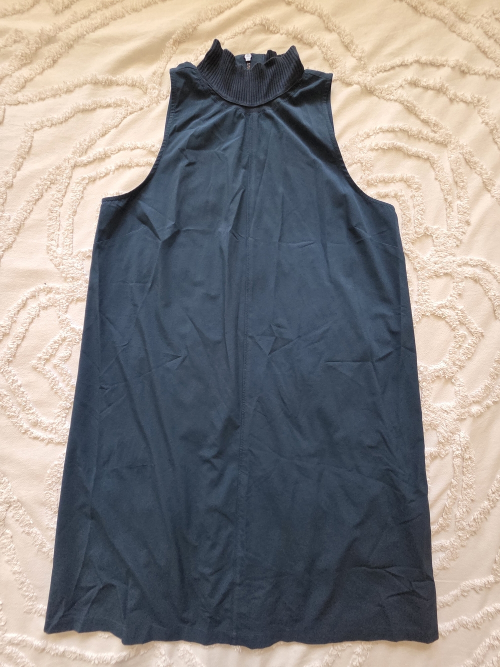 Athleta Sleeveless Mock Neck Tank in Teal